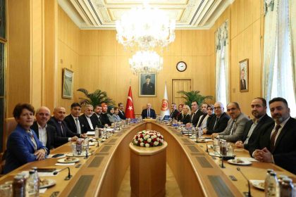 tbmm-baskani-kurtulmus-bizim-toplumumuzun-kok-hucresi-ailedir