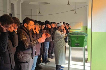 tir-kazasinda-hayatini-kaybeden-22-yasindaki-surucu-son-yolculuguna-ugurlandi