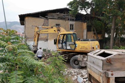 tokatta-metruk-binalarin-yerine-otopark-yapilacak