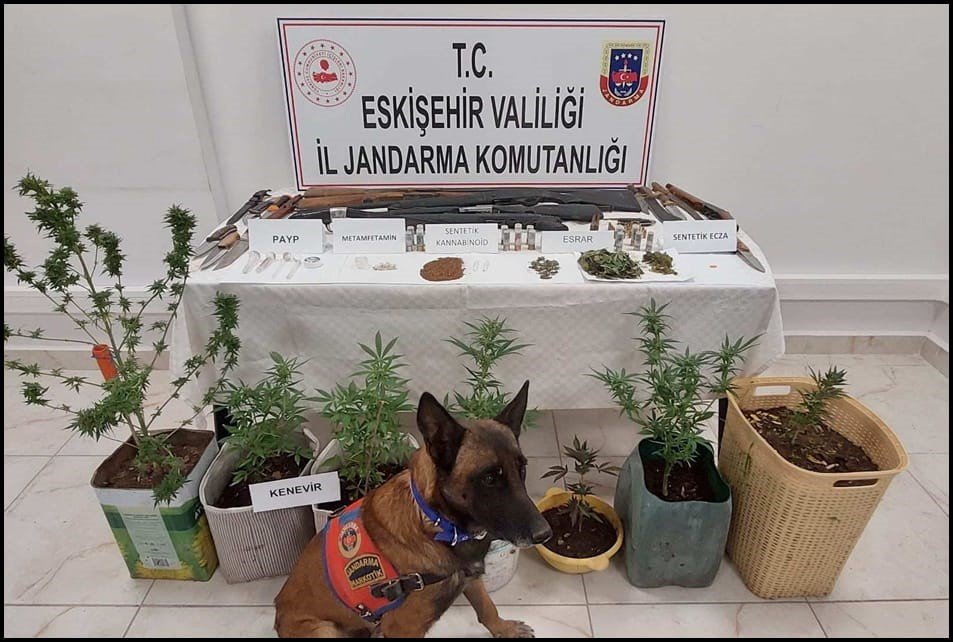 uyusturucu-ve-silah-bulunduran-7-supheli-jandarma-tarafindan-yakalandi