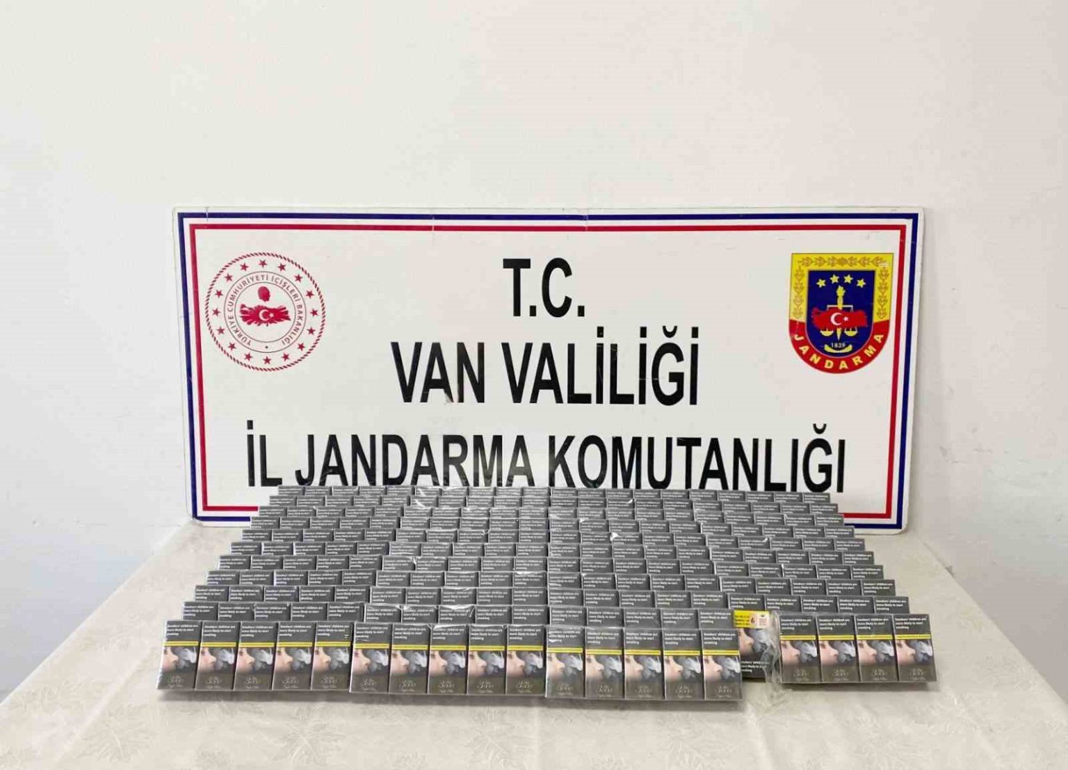 vanda-bin-470-paket-kacak-sigara-ele-gecirildi