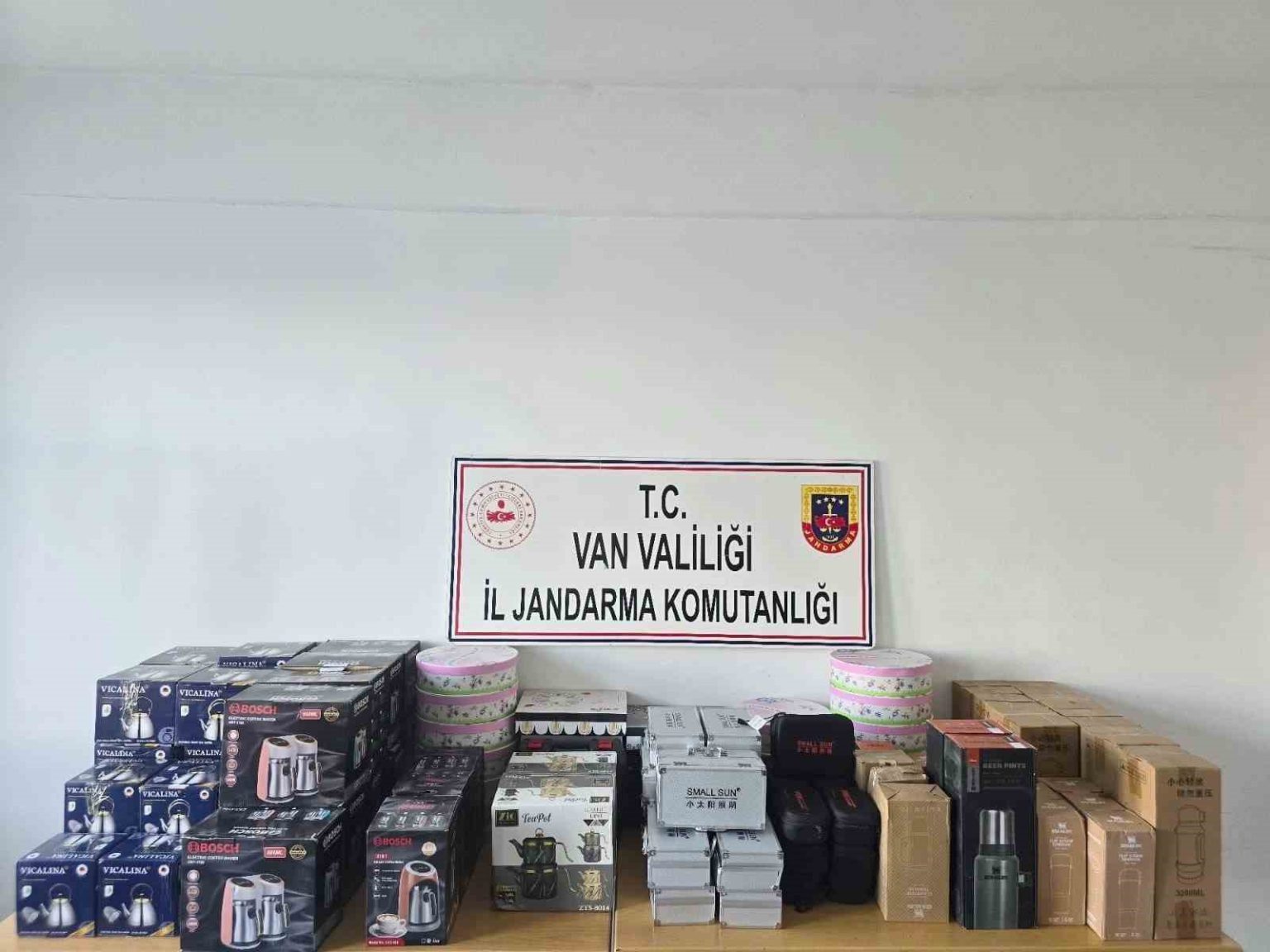 vanda-gumruk-kacakciligi-operasyonu