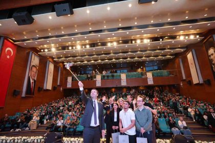 30-alti-genclik-zirvesi-tip-fakultesi-ogrencilerini-ankarada-bulusturdu