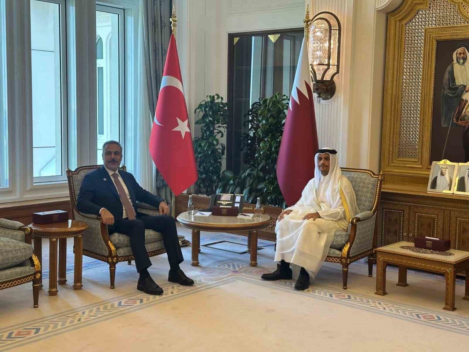 bakan-fidan-katar-basbakani-ve-disisleri-bakani-al-thani-ile-gorustu