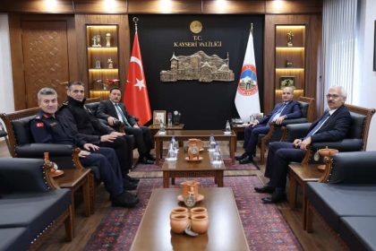 bakan-yardimcisi-aktastan-kayseri-valiligine-ziyaret