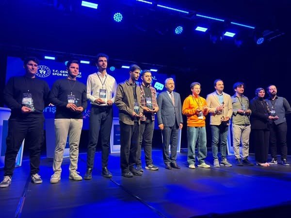 balikesirli-gencler-bilgi-yarismasinda-turkiye-birincisi