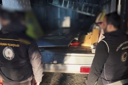 bitliste-12-duzensiz-gocmen-yakalandi-2-organizator-tutuklandi