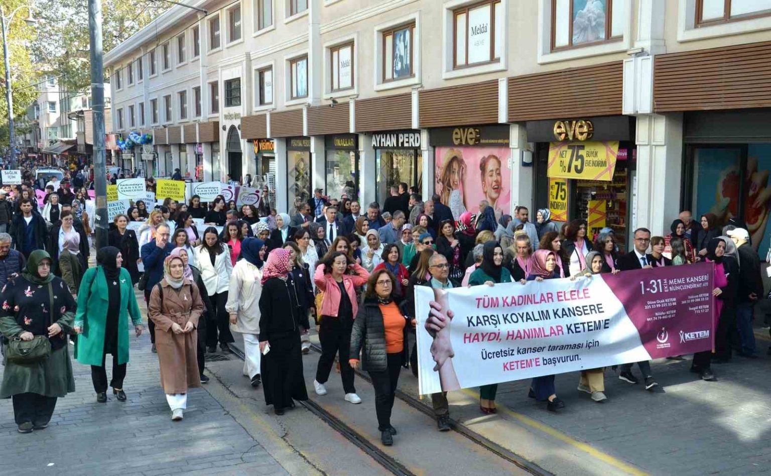 bursa-surlarinda-meme-kanseri-farkindaligi