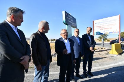 buyuksehir-kirsalda-3-mahalleyi-ilgilendiren-7-kilometrelik-grup-yolunun-ilk-etabina-basladi