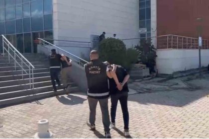 caldiklari-motosiklete-sahte-plaka-takan-hirsizlik-suphelisi-2-sahis-yakalandi