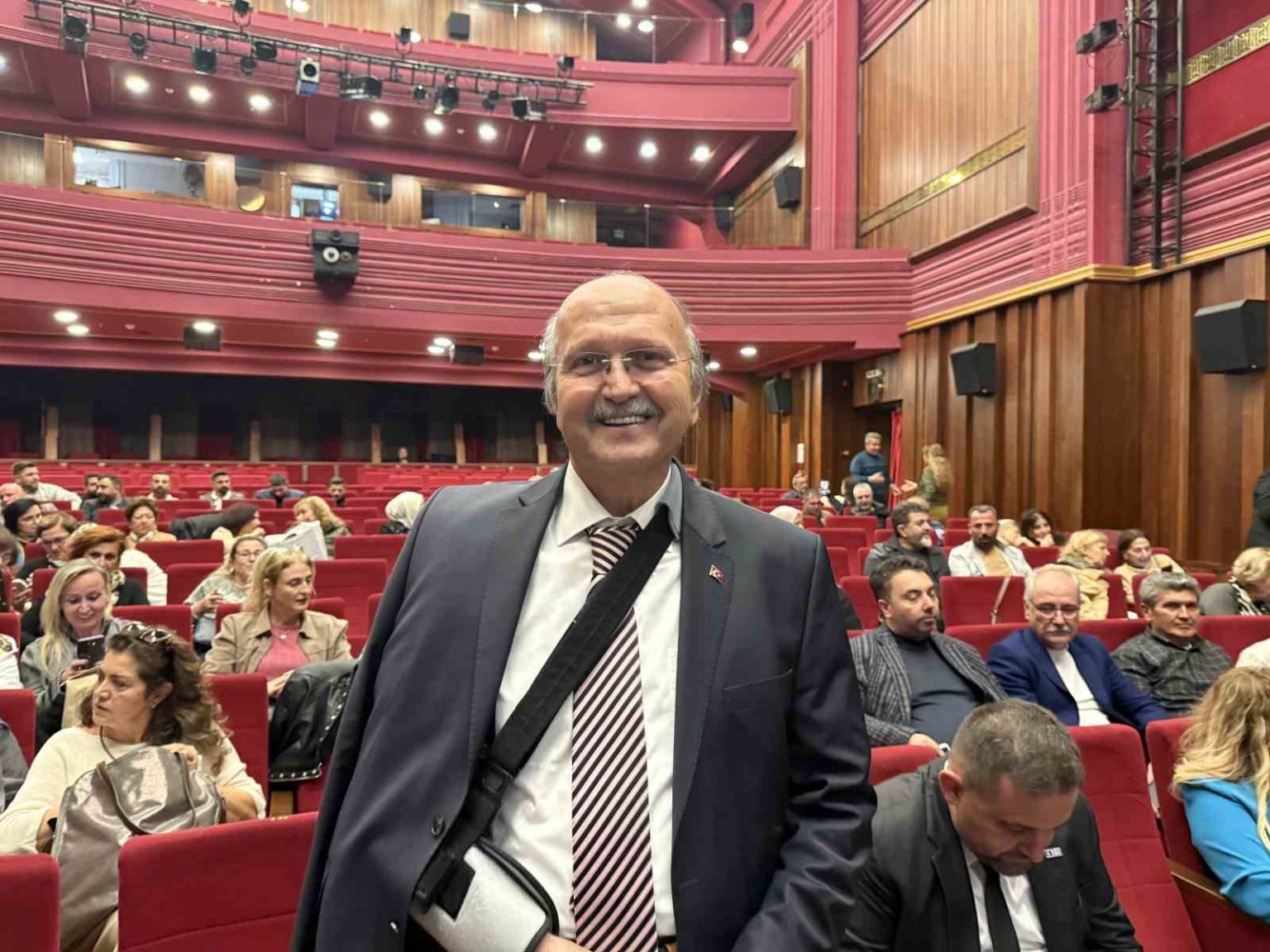 canimdan-can-filmi-galasi-yogun-ilgi-gordu