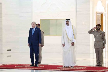 cumhurbaskani-erdogan-katar-emiri-al-thani-ile-gorustu