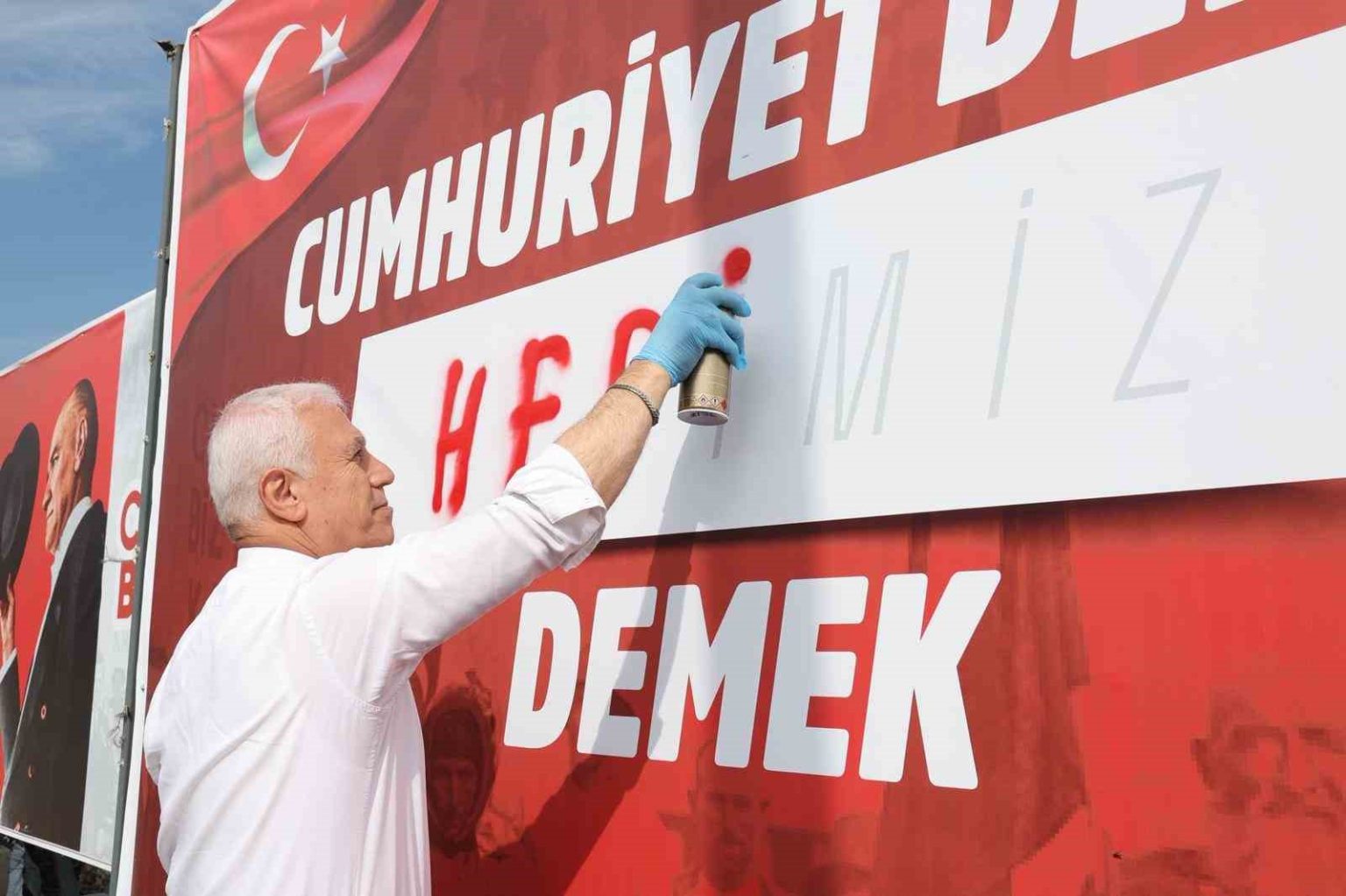 cumhuriyet-demek-kampanyasi-buyuk-ilgi-gordu