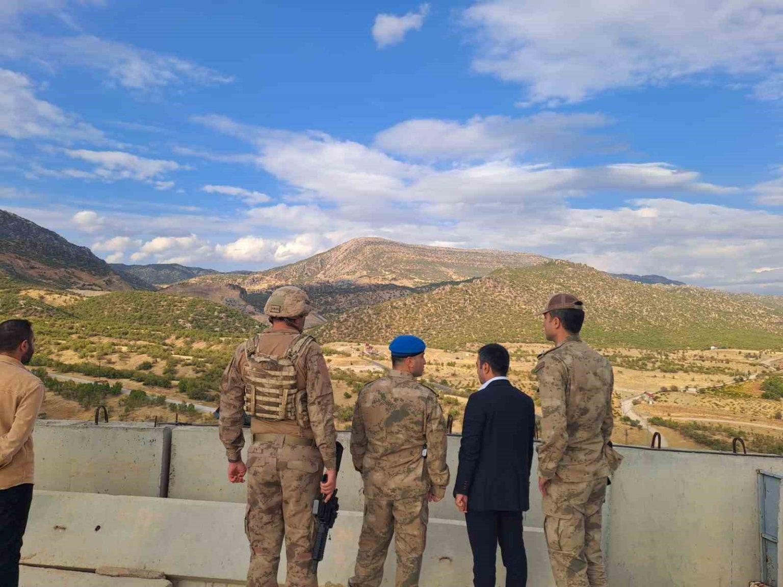 dicle-kaymakami-mustafa-atis-askeri-us-bolgesini-ziyaret-etti