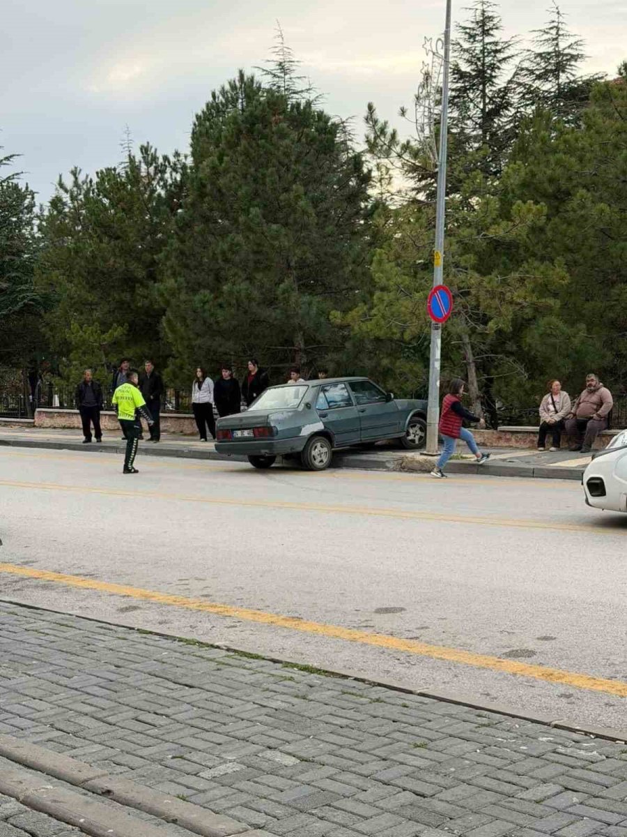 ehliyetsiz-surucunun-carptigi-yaya-yaralandi