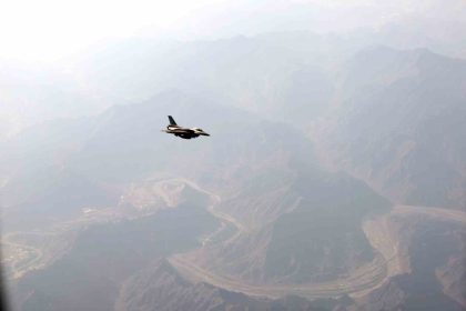 erdoganin-maskat-havaalanina-inisinde-f-16-savas-ucaklari-eslik-etti
