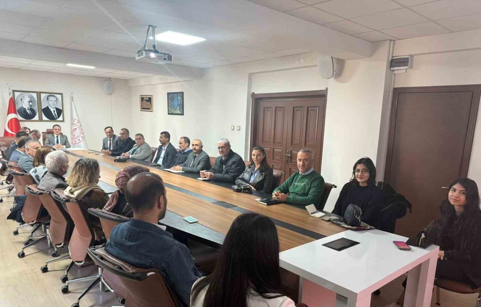 eskisehir-il-milli-egitim-mudurlugunde-atama-ve-yer-degistirme-toplantisi-gerceklestirildi