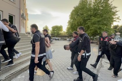 fethiyede-polise-ates-acan-iki-zanli-tutuklandi