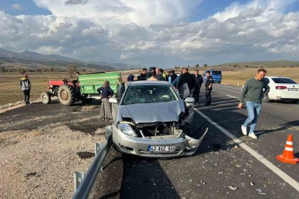 hisarcikta-traktorle-otomobil-carpisti-1-yarali