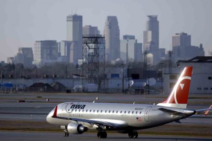 hukumetin-kapali-kaldigi-abdde-sivil-havacilik-sektorundeki-yaklasik-60-bin-calisanin-maasi-odenemedi