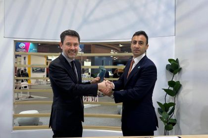 iga-istanbul-havalimanina-avustralyali-kardes