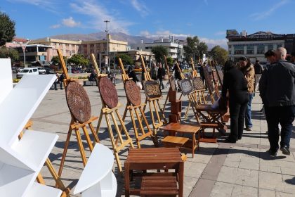 ihtiyac-sahibi-ogrenciler-icin-hayir-carsisi-duzenlediler