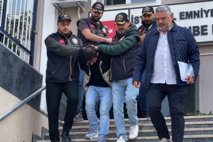 istanbulda-cinayet-ani-kamerada-kamyonetin-onunu-kesip-surucuyu-oldurduler-bitliste-yakalandilar