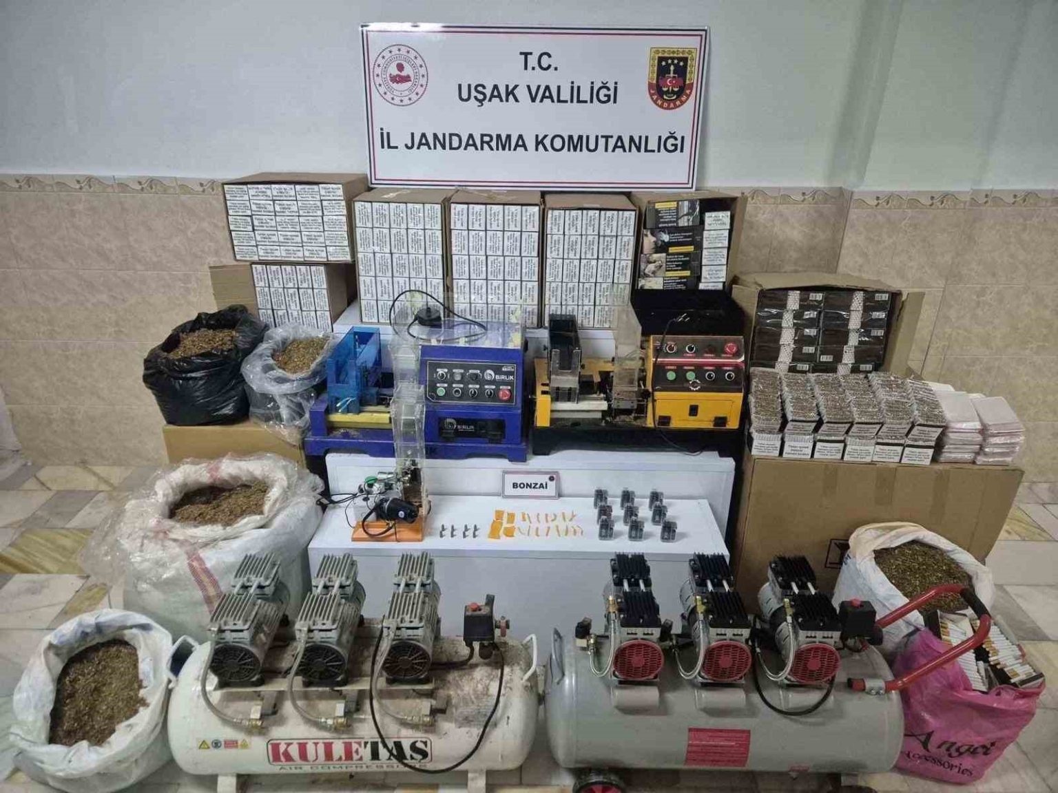 jandarmadan-uyusturucu-ve-kacak-sigara-operasyonu