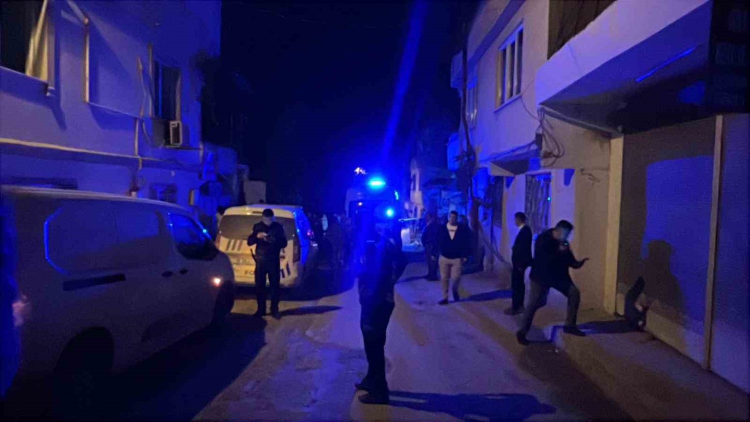 kahramanmarastaki-eski-koca-dehseti-cocugunun-yaninda-kendini-vurdu