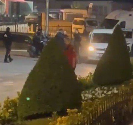 kastamonu-belediyesi-onunde-isten-cikartilan-sahis-eylem-yapip-kendine-zarar-verdi