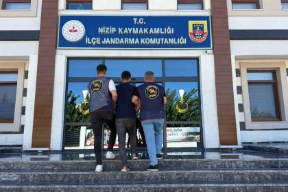 kesinlesmis-16-yil-cezayla-aranan-uyusturucu-tacirini-jandarma-yakaladi