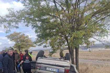 kontrolden-cikan-otomobil-devrildi-1-olu-1-yarali