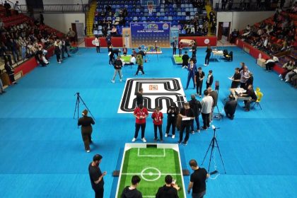 kutahyada-ulusal-robot-yarismasi-renkli-goruntulere-sahne-oldu