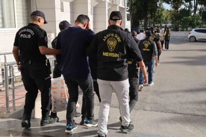 mersinde-fuhus-operasyonu-2-tutuklama-1-kisi-sinir-disi-edildi
