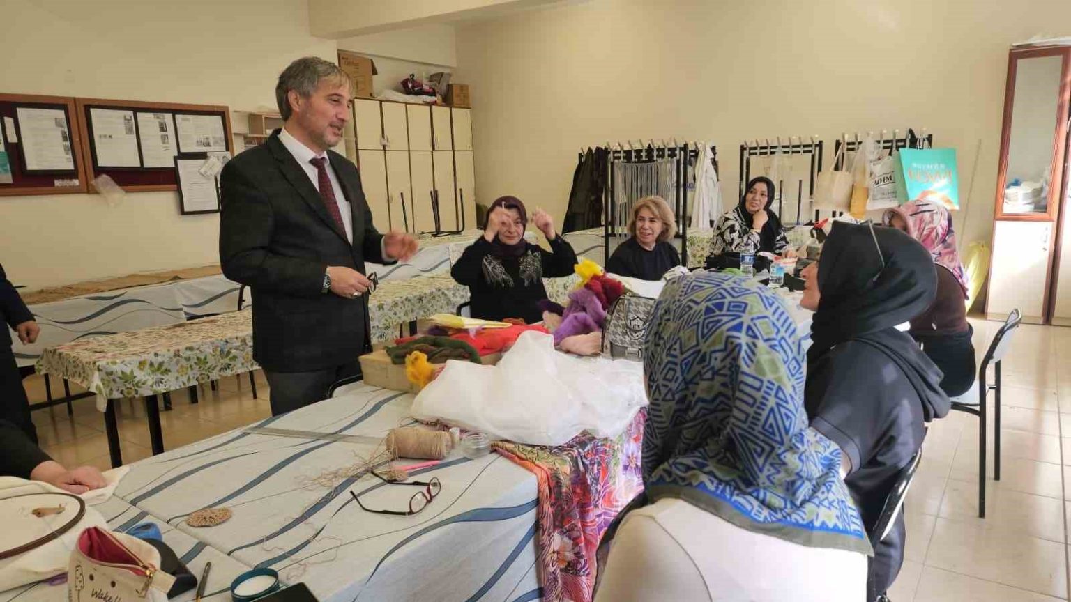 mudur-yilmaz-hemde-ogrenci-ve-kursiyerlerle-bir-araya-geldi