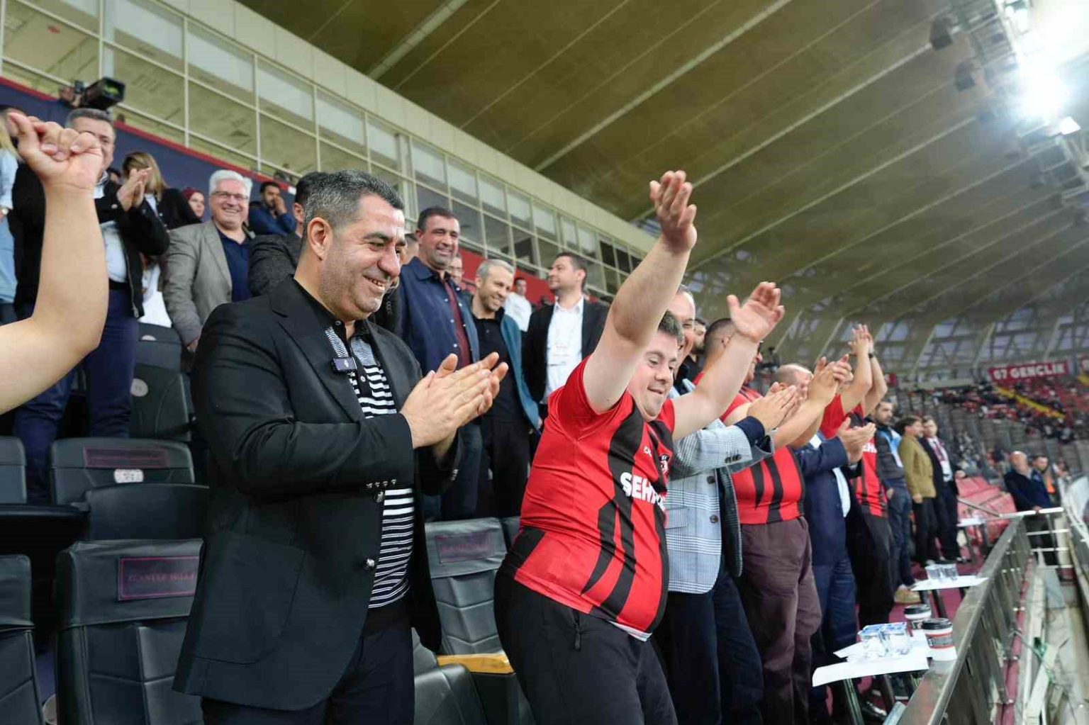 mutlu-cocuklar-gaziantep-fkya-ugurlu-geldi