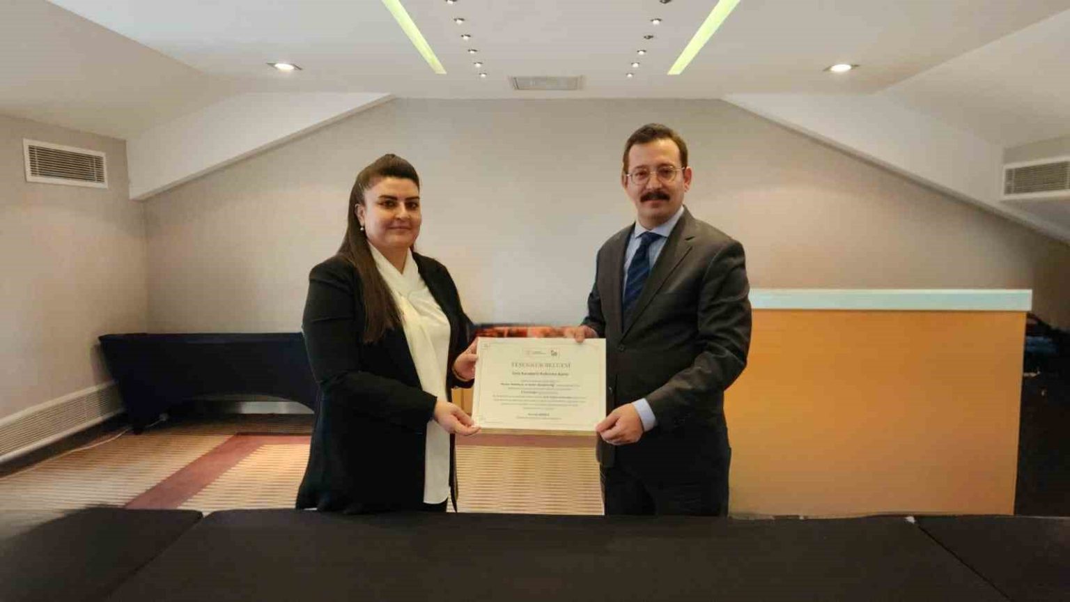 oka-kadin-girisimciligini-destekleyen-calismalariyla-odul-aldi