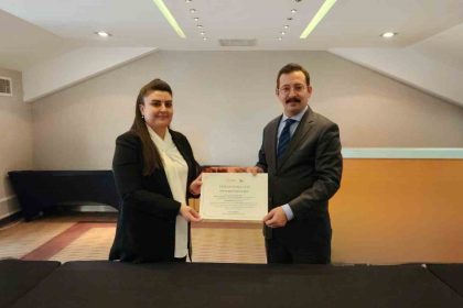 oka-kadin-girisimciligini-destekleyen-calismalariyla-odul-aldi