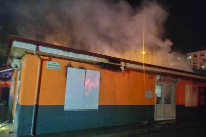 okul-kantininde-cikan-yangin-panikletti-alevler-geceyi-aydinlatti