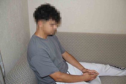 okulda-baslayan-kavga-okul-disina-tasti-liseli-cocuk-bicaklandi