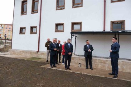 oran-destegi-ile-acildi-egitim-terapi-ve-sosyal-destek-veriliyor