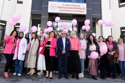 pembe-balonlar-meme-kanserine-farkindalik-icin-ucuruldu