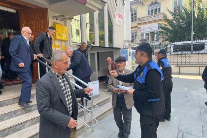 samsun-polisinden-camilerde-dolandiricilik-uyarisi