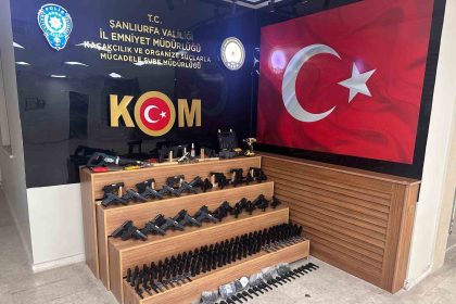 sanliurfada-37-tabanca-ve-cok-sayida-silah-parcasi-ele-gecirildi
