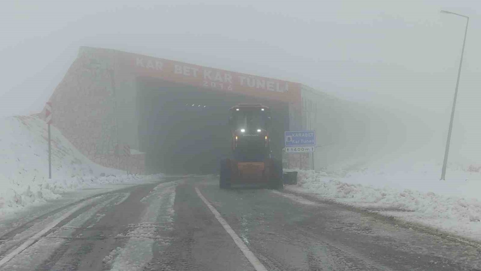 turuncu-kaplanlarin-kar-mesaisi-karabet-gecidinde-basladi