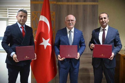 usak-universitesi-ile-usak-milli-egitim-mudurlugu-is-birligi-protokolu-yapti