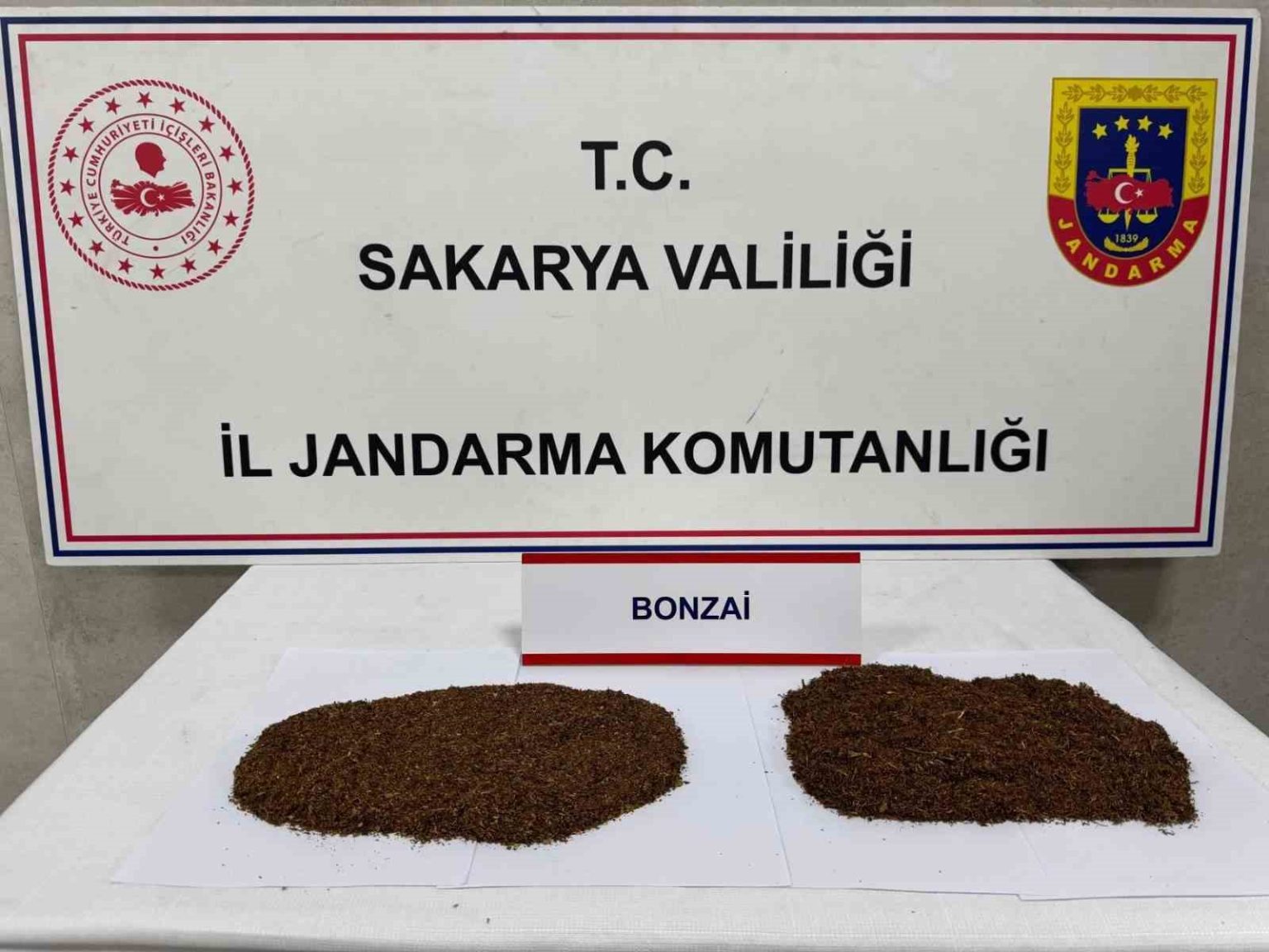 uyusturucu-tacirleri-jandarmadan-kacamadi-2-tutuklama