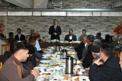 vali-cicek-muhtarlarla-bir-araya-geldi