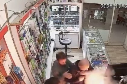 vanda-cep-telefonu-bataryasi-bomba-gibi-patladi