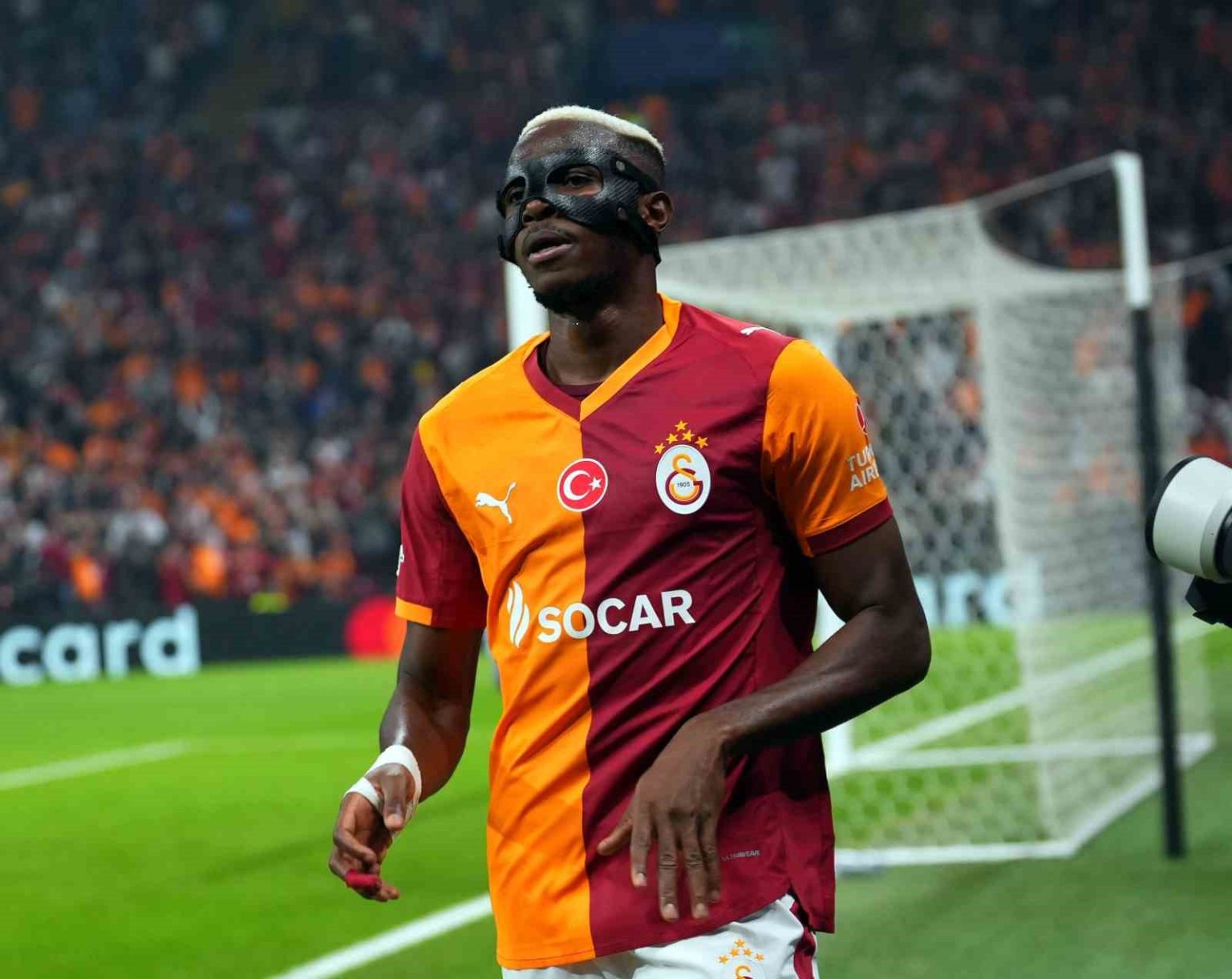 victor-osimhen-uefa-sampiyonlar-ligindeki-gol-sayisini-3e-yukseltti